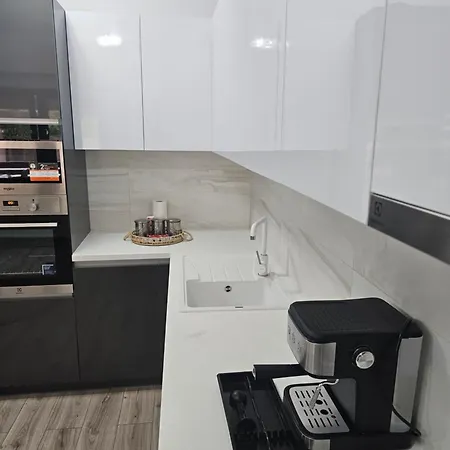 Tommy Apartment Hunedoara